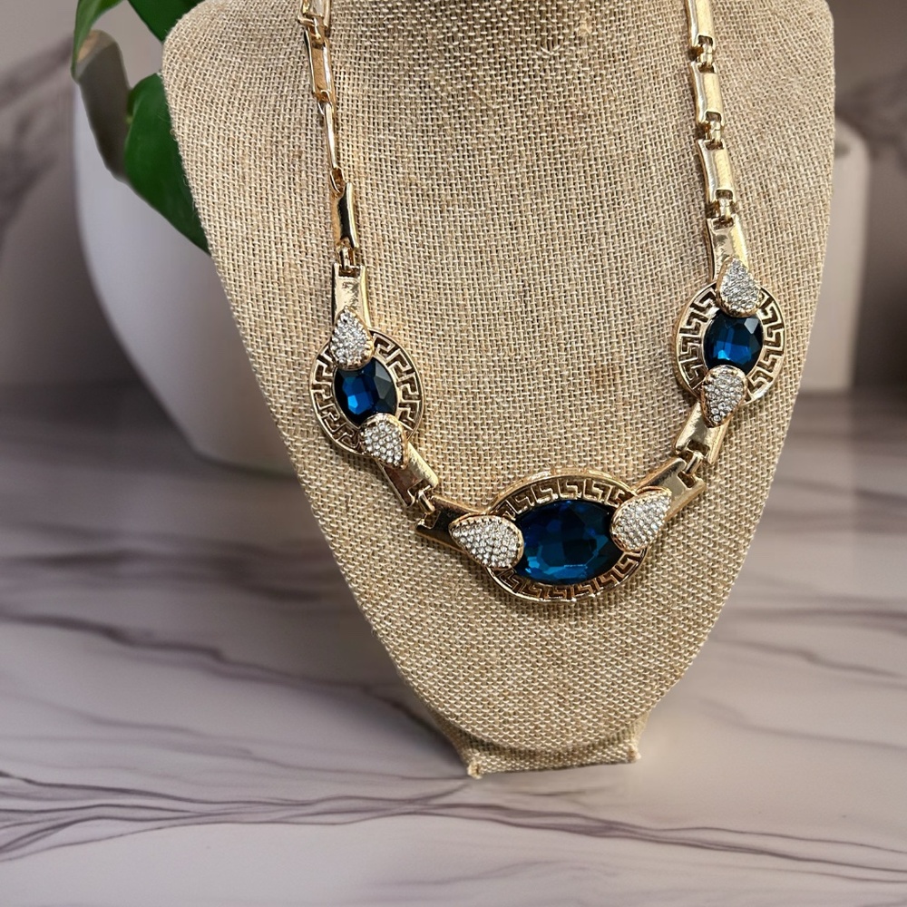 Elegant Faceted Oval Blue & Rhinestone Gold Statement Necklace And Earrings - Picture 5 of 9